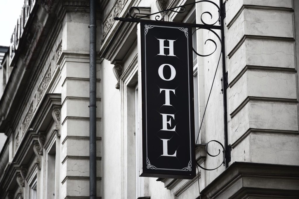Dubai hotels near metro